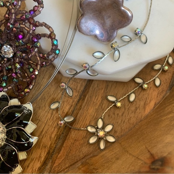 Flowers Fashion Jewelry Lot 7 Piece Necklaces, Earrings, Ring, Brooch - Picture 11 of 12